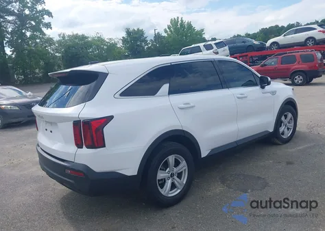 2023 Kia Sorento Lx z USA, uszkodzony, nr VIN 5XYRG4LC3PG215392